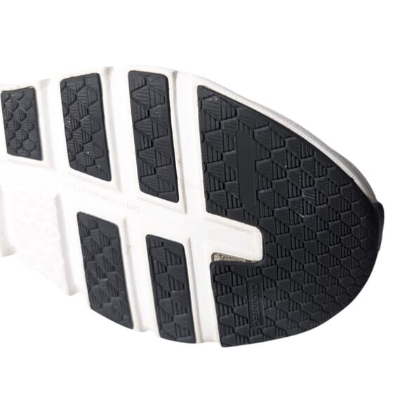 On Running Women's Athletic Shoes - Black and Gray - Picture 15 of 16